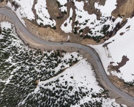 Najczęstsze przyczyny uszkodzeń infrastruktury drogowej i jak im zapobiegać